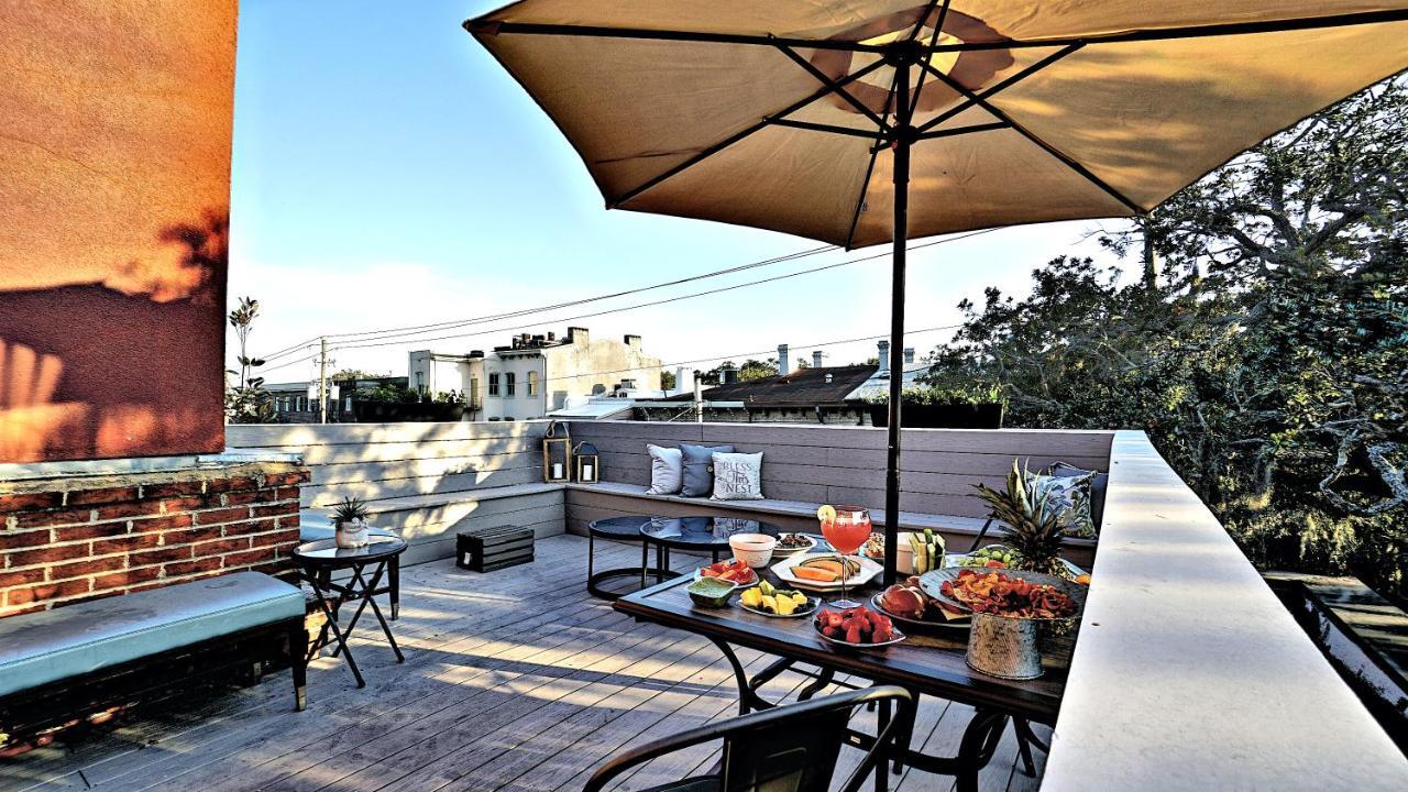 Sprawling Penthouse With Rooftop Deck Blocks From The River Savannah Exterior foto